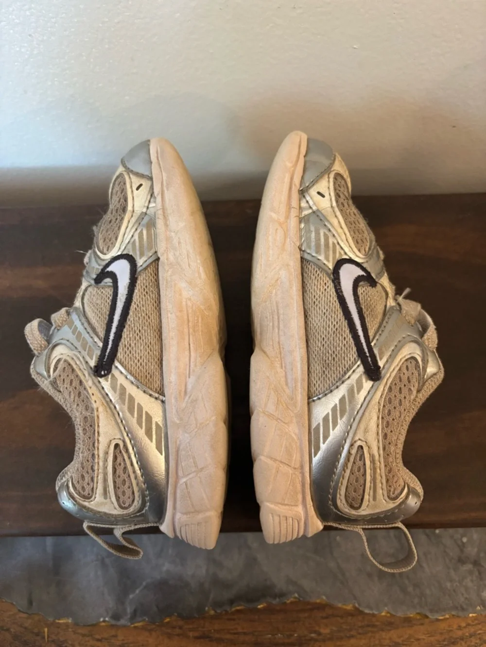 Nike | Kids Silver and White Lightweight Sneakers